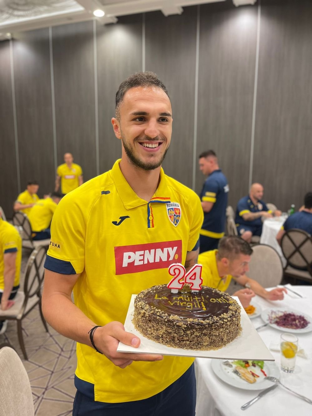 Muntenegru - România 2-0! Așa căpitan, așa națională! Chiricheș i-a îngropat pe tricolori. Meci încheiat cu un șut pe poartă_3