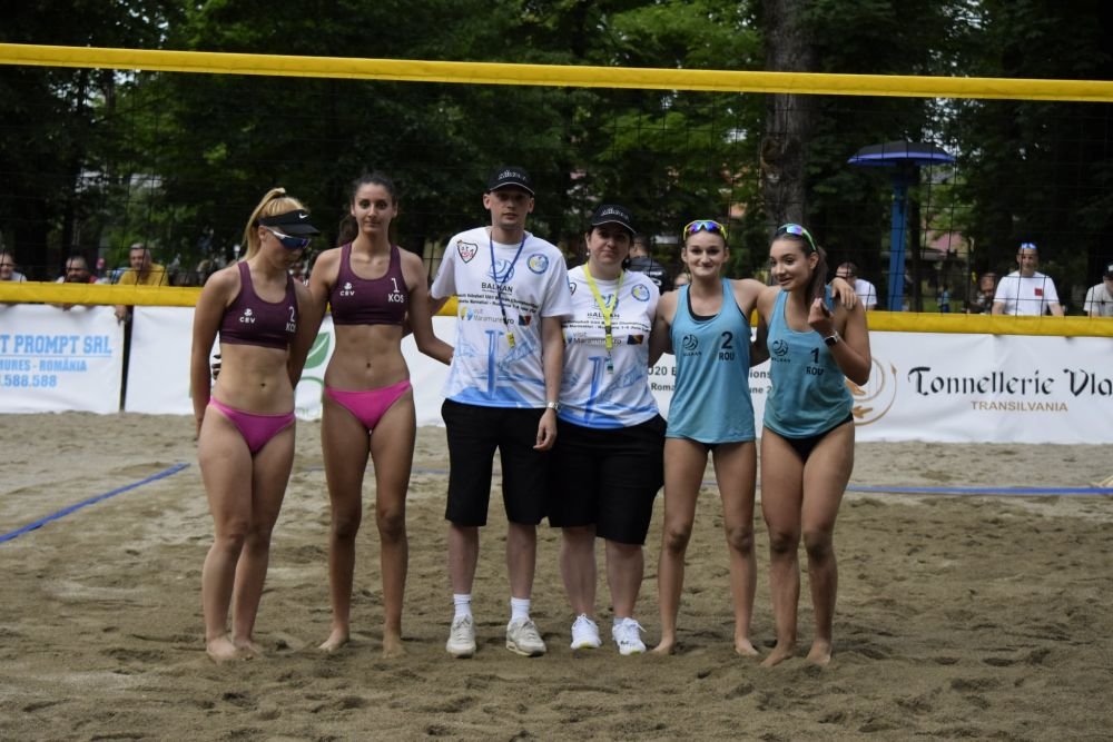 Și frumoase, și pe primul loc! Fetele Under 20, campioane balcanice la volei pe plajă_2