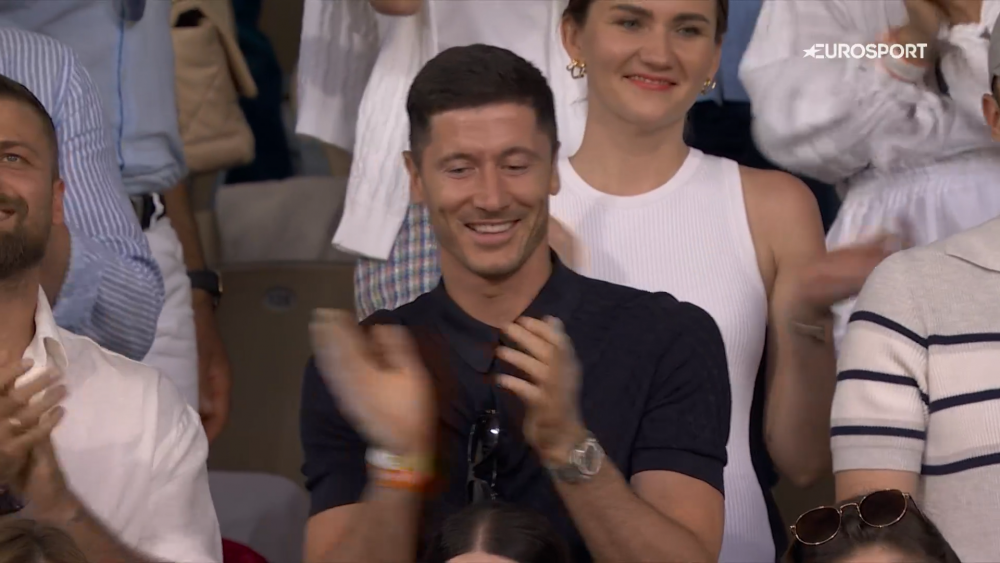 Două legende: Lewandowski și Swiatek s-au îmbrățișat după victoria polonezei la Roland Garros_2