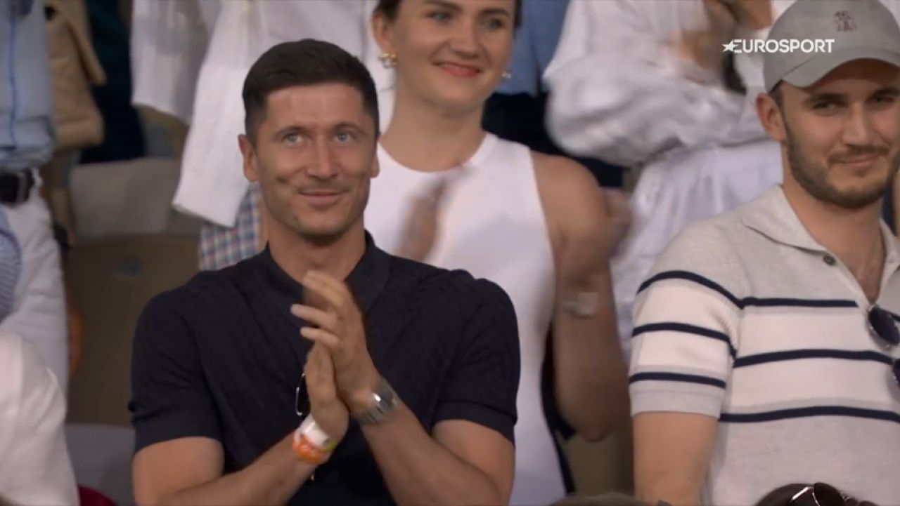 Două legende: Lewandowski și Swiatek s-au îmbrățișat după victoria polonezei la Roland Garros_4