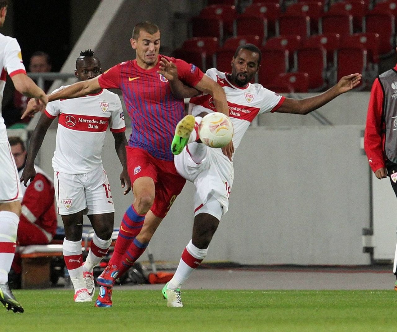Un fost jucător al FCSB-ului, fanul Muntenegrului în meciul cu România: „Îi susțin la fiecare meci!” Mesajul pentru Chiricheș_3