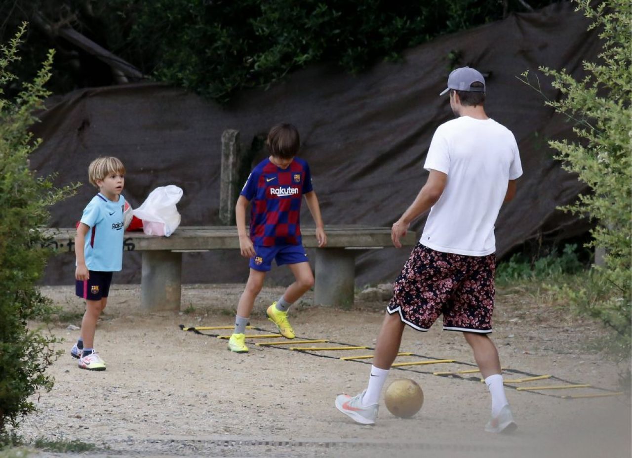 Ce a făcut Piqué pe Instagram, după ce a fost acuzat că a înșelat-o pe Shakira cu mama unui coleg de la Barcelona _6