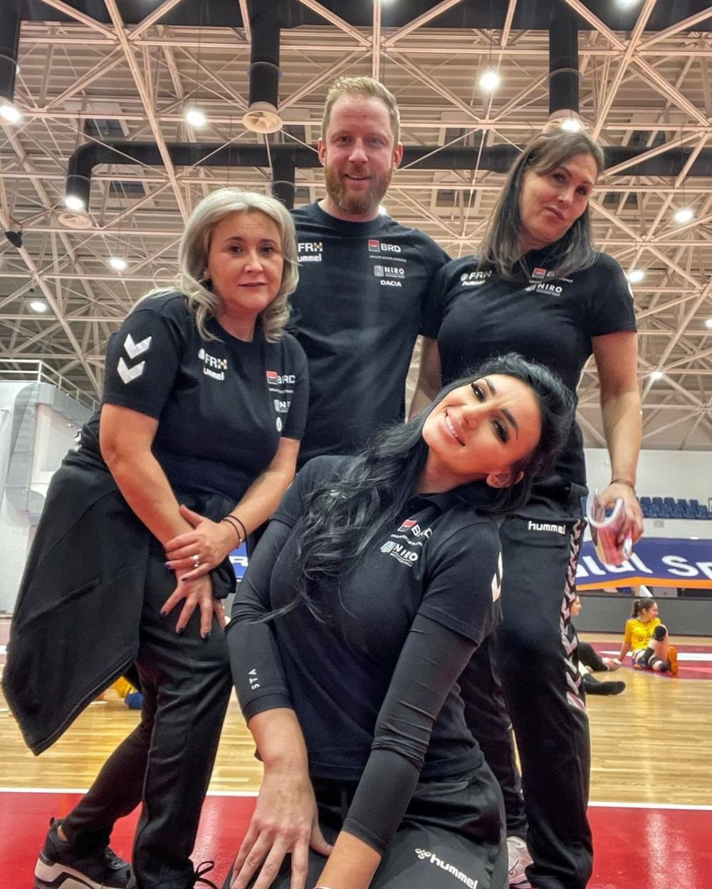 Antrenoarea de handbal de la CS Gloria Bistrița fură toate privirile! Fanii o îndeamnă să se apuce de modeling _9