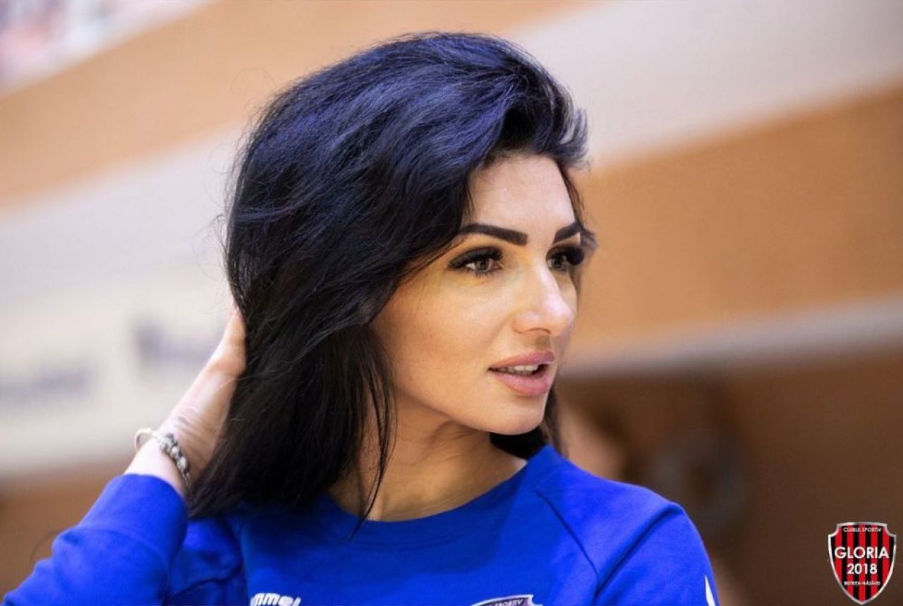Antrenoarea de handbal de la CS Gloria Bistrița fură toate privirile! Fanii o îndeamnă să se apuce de modeling _18
