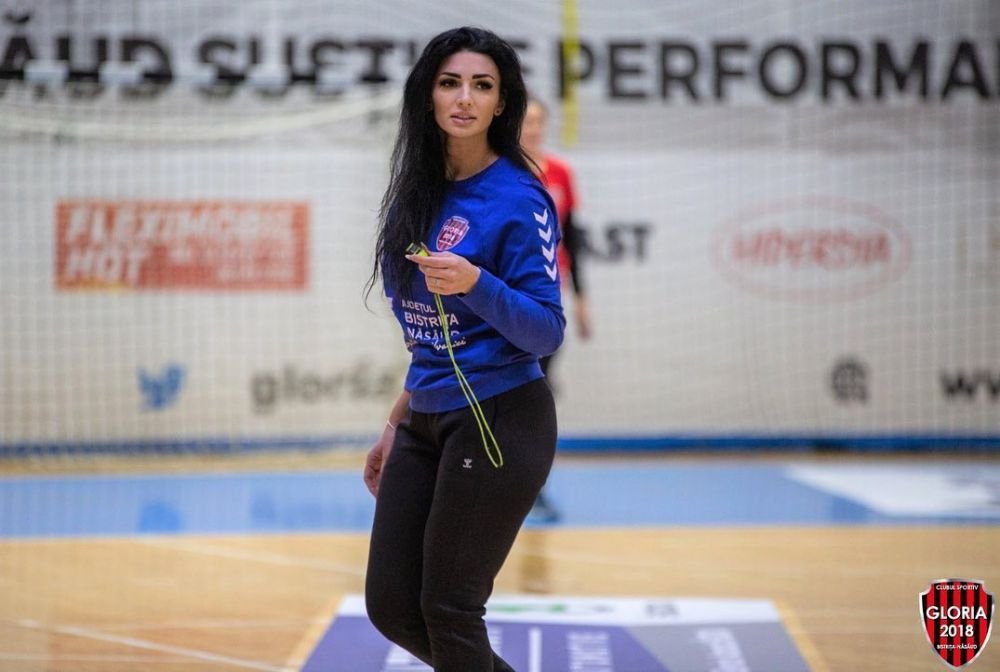 Antrenoarea de handbal de la CS Gloria Bistrița fură toate privirile! Fanii o îndeamnă să se apuce de modeling _19