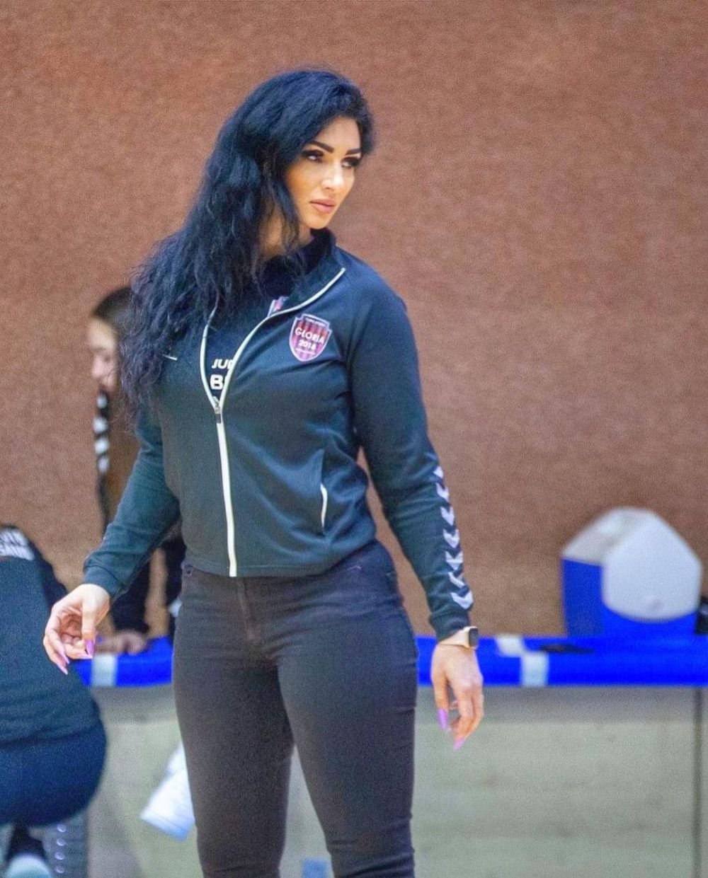 Antrenoarea de handbal de la CS Gloria Bistrița fură toate privirile! Fanii o îndeamnă să se apuce de modeling _34