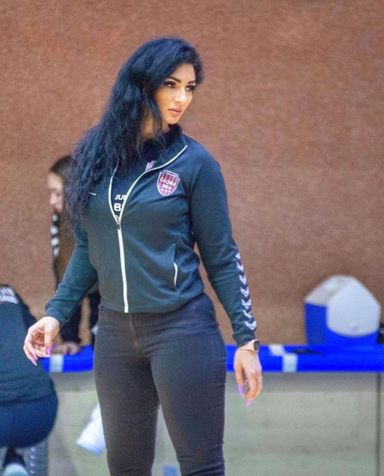 Antrenoarea de handbal de la CS Gloria Bistrița fură toate privirile! Fanii o îndeamnă să se apuce de modeling _34
