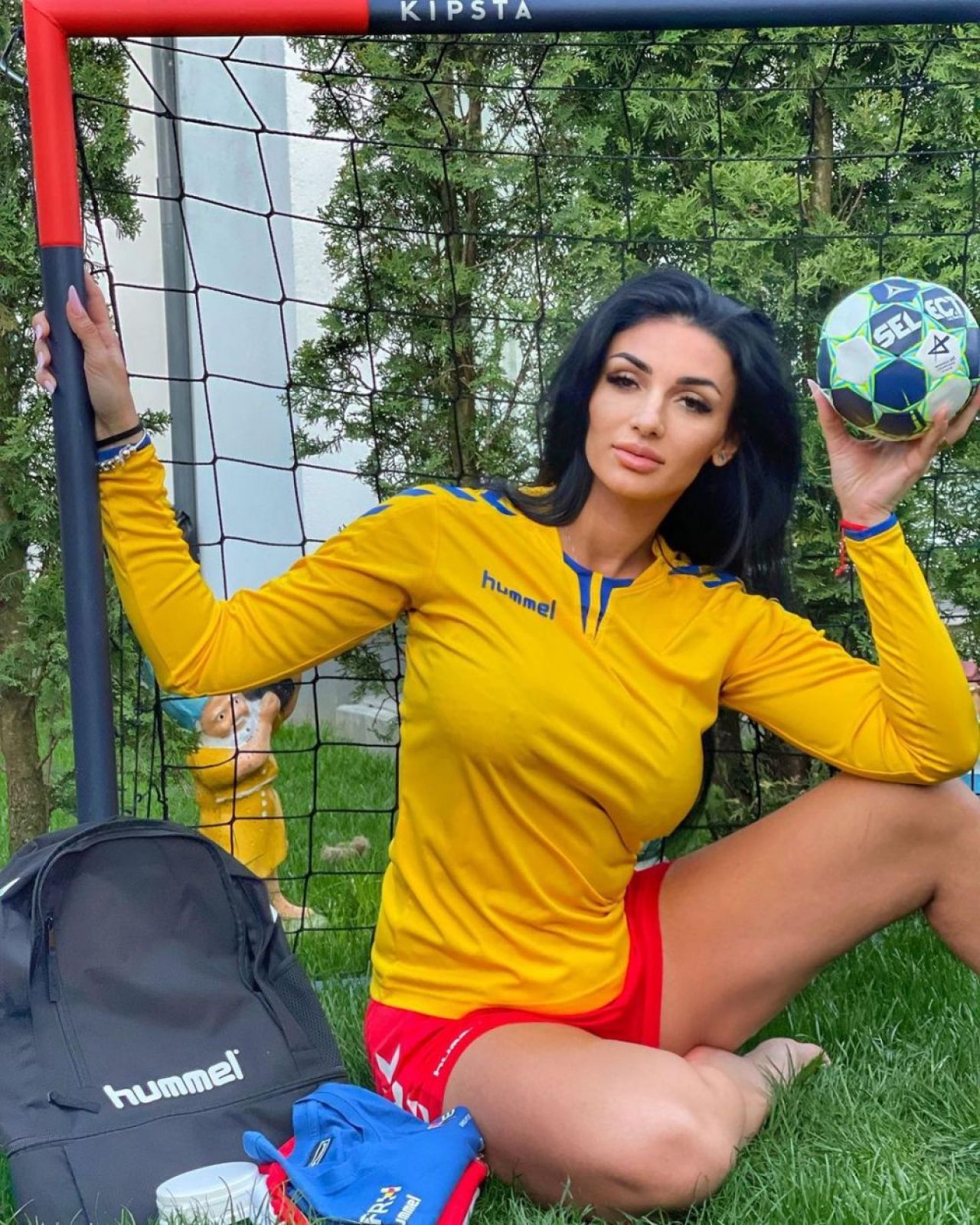 Antrenoarea de handbal de la CS Gloria Bistrița fură toate privirile! Fanii o îndeamnă să se apuce de modeling _36