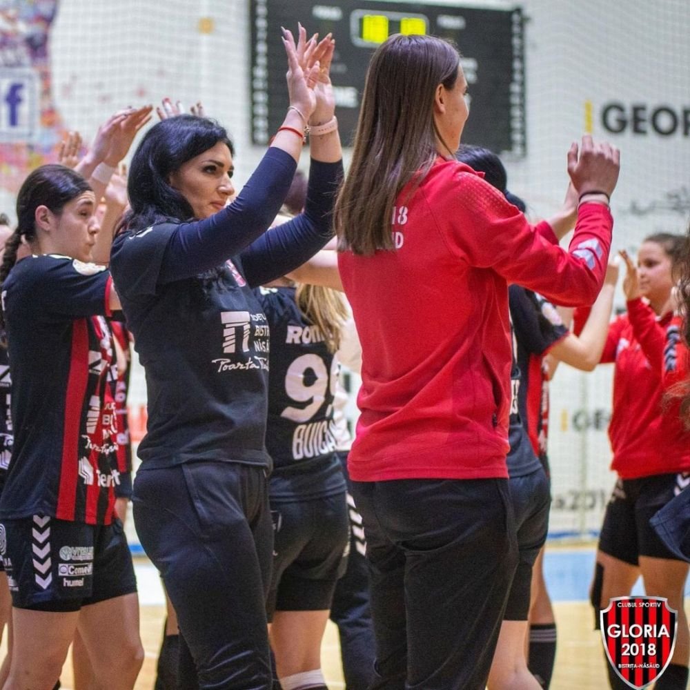 Antrenoarea de handbal de la CS Gloria Bistrița fură toate privirile! Fanii o îndeamnă să se apuce de modeling _41
