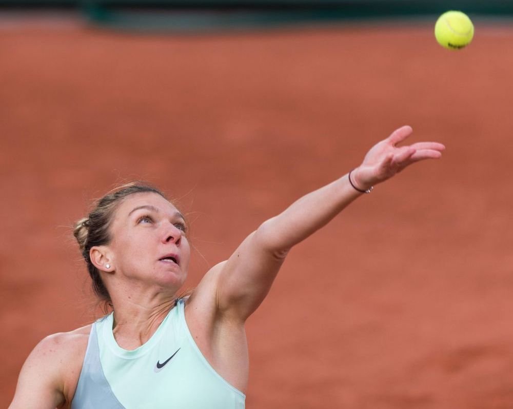 La 30 ani, Simona Halep învață din nou să servească: ce a pus-o Mouratoglou să exerseze, înaintea sezonului de iarbă_9