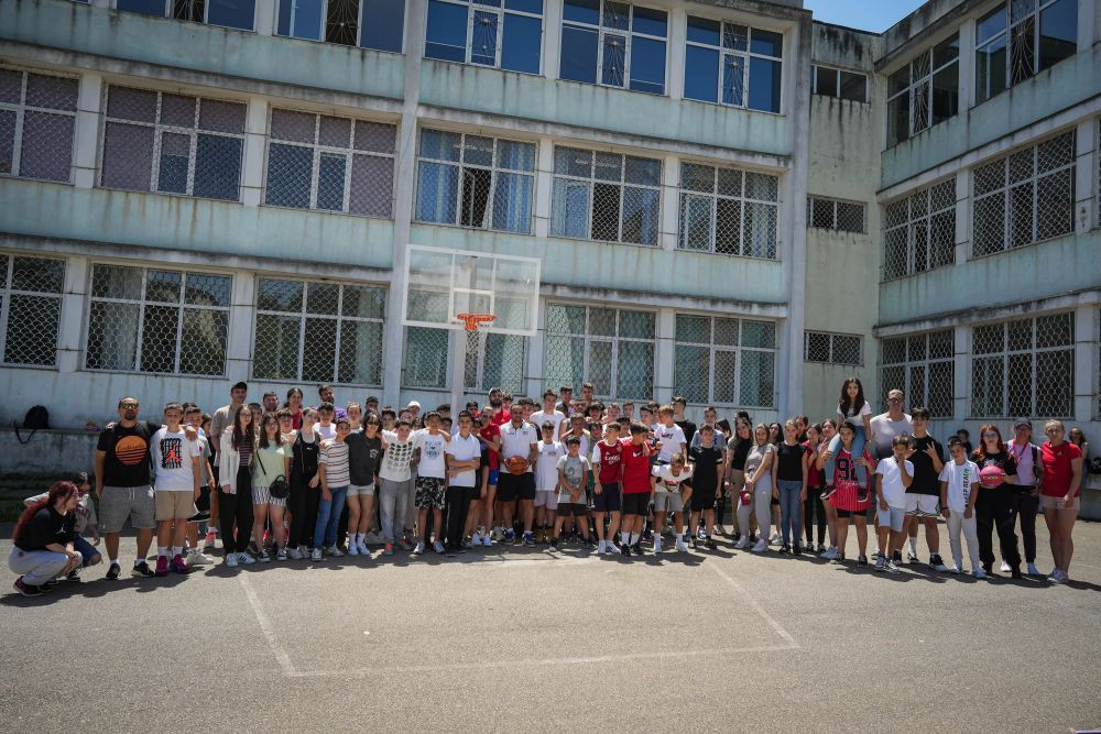 Baschetul 3x3 care dă înapoi comunității din Constanța. Echipele naționale au jucat baschet cu elevii_2