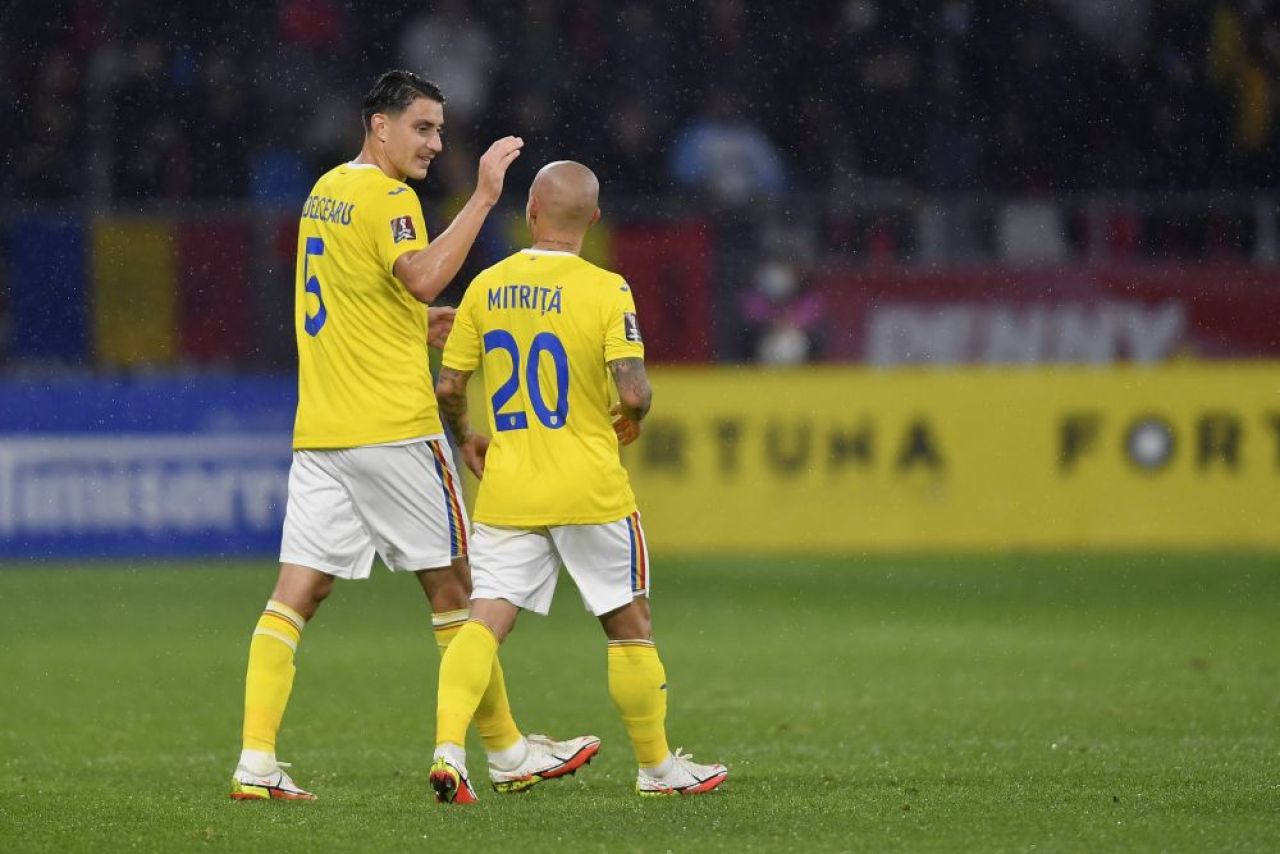„Nu m-aș retrage niciodată, iubesc echipa națională!” Jucătorul care nu e de acord cu 'moda retragerii': „Chiar dacă nu voi fi chemat, ca acum, rămân suporter pe viață!” _2