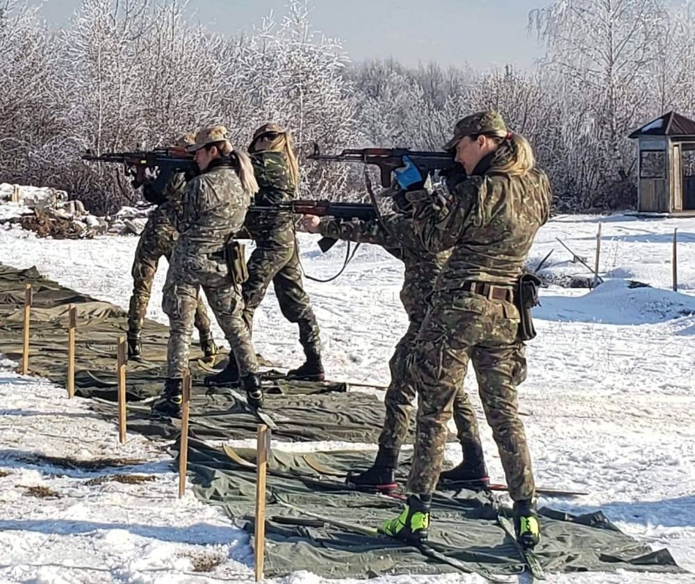 Duelul militar din fotbalul românesc! Două vedete sunt angajate în cadrul MApN, dar nu joacă la Steaua_14