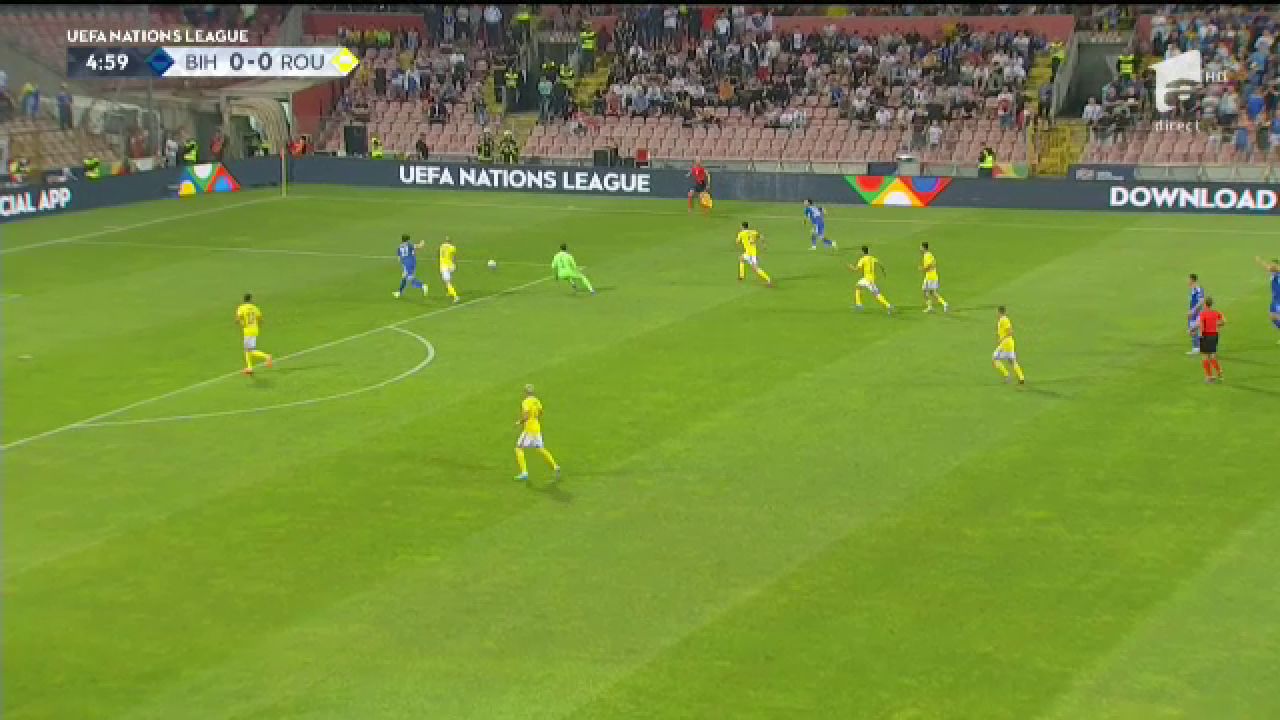 Neînțelegere între Chiricheș și Niță, în debutul partidei Bosnia - România! Cum puteau încasa ”tricolorii” un gol_5