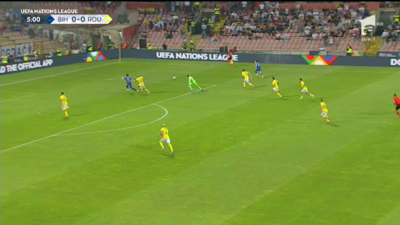 Neînțelegere între Chiricheș și Niță, în debutul partidei Bosnia - România! Cum puteau încasa ”tricolorii” un gol_6
