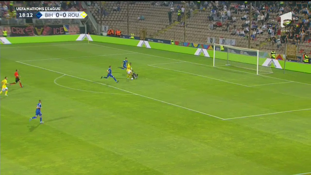 A uitat că nu e Fernando Torres! George Pușcaș, ocazie imensă în meciul cu Bosnia. A driblat portarul, dar a tras slab_9