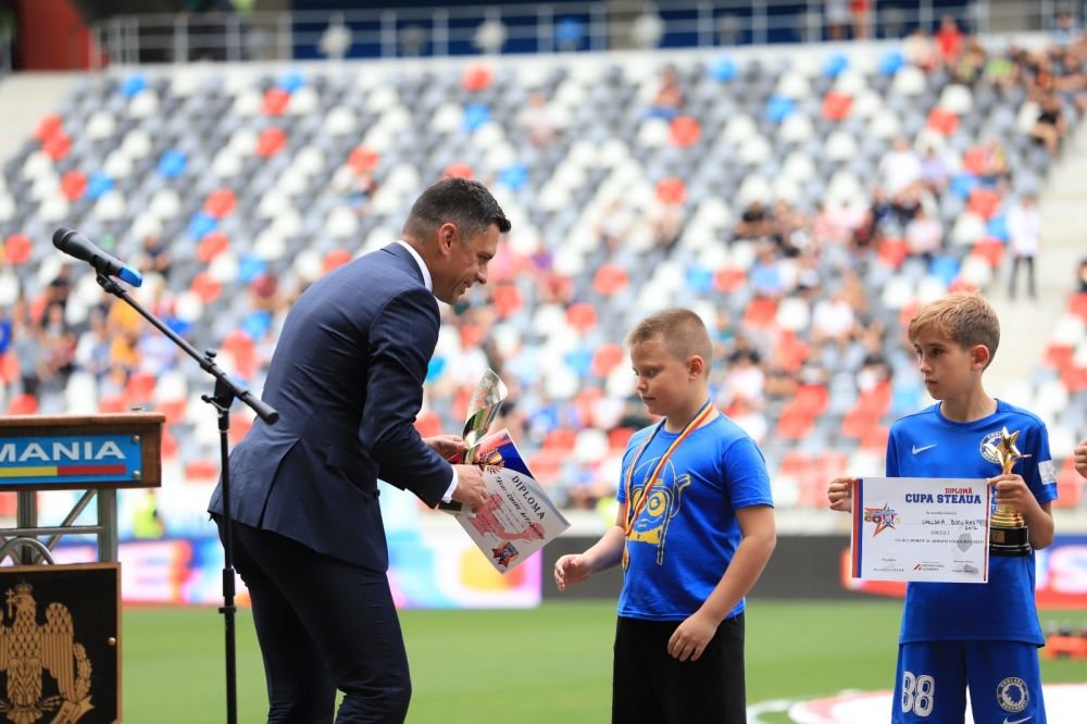 Ministrul Eduard Novak s-a premiat singur cu 75.000 de euro! Actele care atestă acest lucru _7