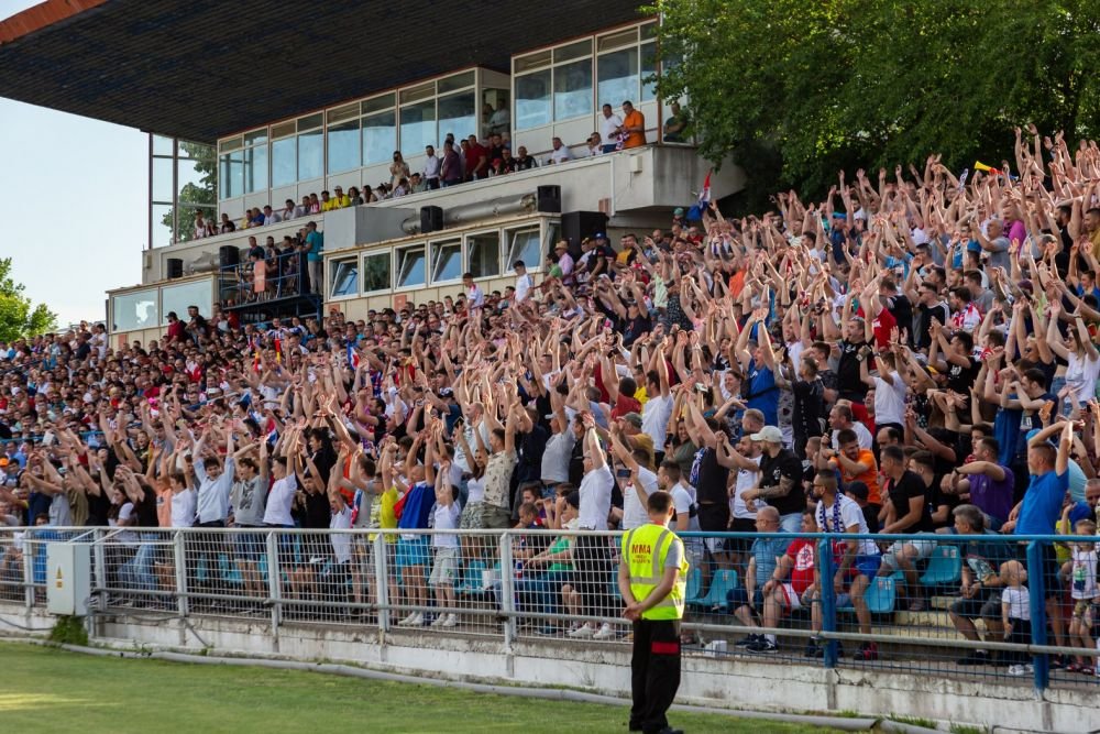 „Da, da, da, Oțelul e viața mea!” Dorinel Munteanu a produs bucurie nemărginită la Galați cu promovarea în Liga 2 _2