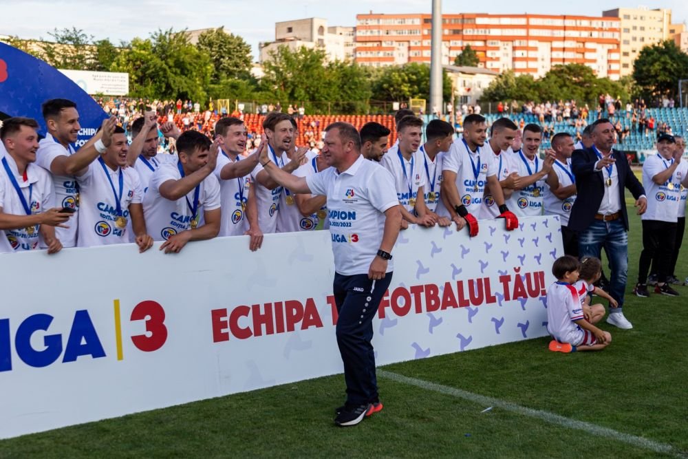 „Da, da, da, Oțelul e viața mea!” Dorinel Munteanu a produs bucurie nemărginită la Galați cu promovarea în Liga 2 _13