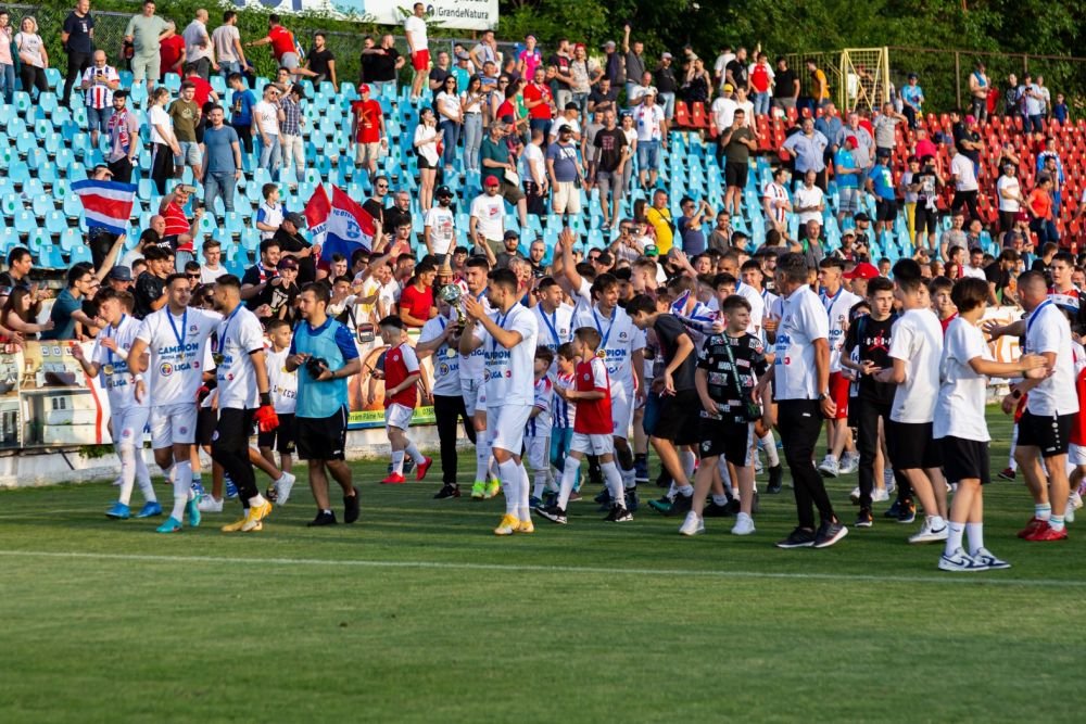 „Da, da, da, Oțelul e viața mea!” Dorinel Munteanu a produs bucurie nemărginită la Galați cu promovarea în Liga 2 _15
