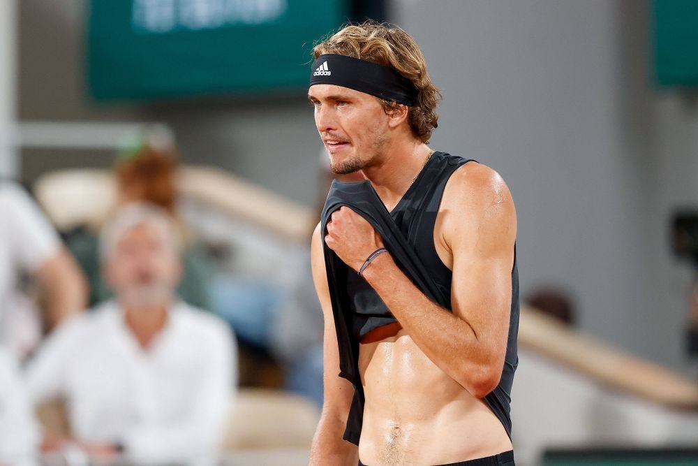 Alexander Zverev, operat pentru cele trei ligamente rupte în semifinala Roland Garros. „A fost cea mai bună alegere”_3