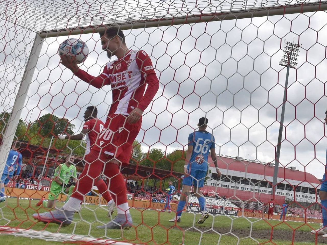 OFICIAL | Gică Hagi a mai luat un jucător de la Dinamo, după Gabriel Torje_9