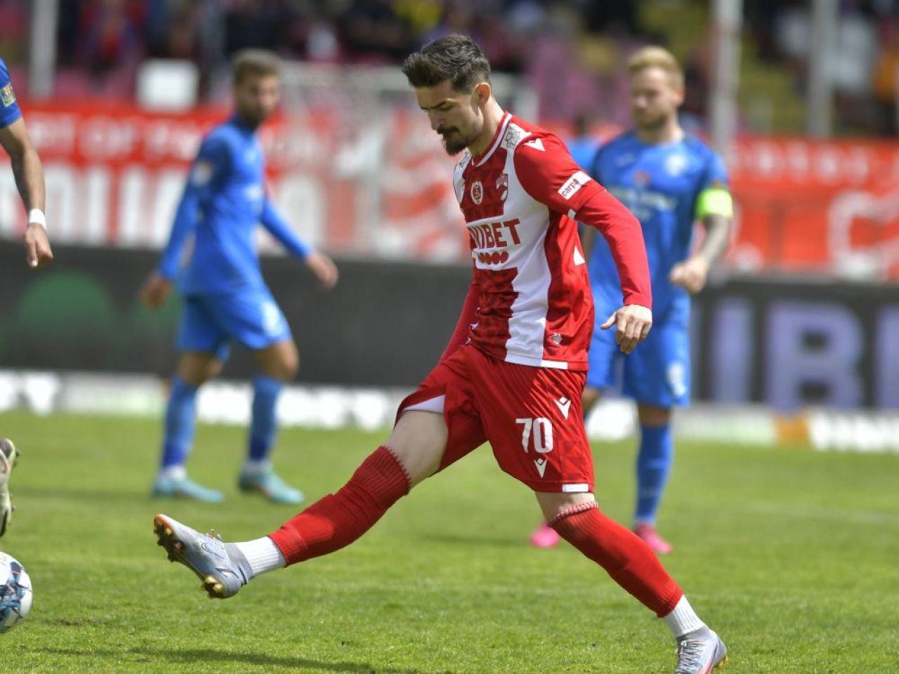 OFICIAL | Gică Hagi a mai luat un jucător de la Dinamo, după Gabriel Torje_11