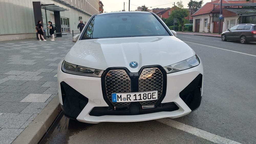 Simona Halep a primit cel mai tare cadou la Cluj: un bolid electric de 100 de mii de euro_3