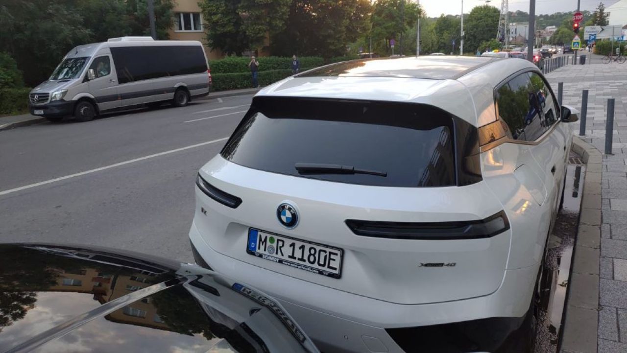 Simona Halep a primit cel mai tare cadou la Cluj: un bolid electric de 100 de mii de euro_5