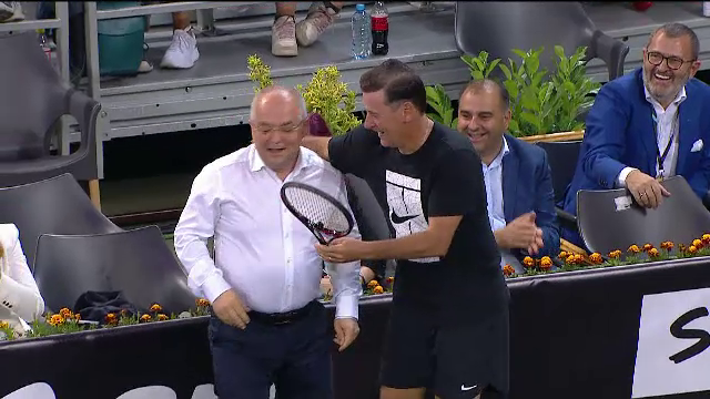 Emil Boc, zis și 'Rafa Nadal de la Cluj Napoca'! Imagini geniale de la meciul de retragere al lui Tecău! Cum l-a imitat pe 'regele zgurii'_5