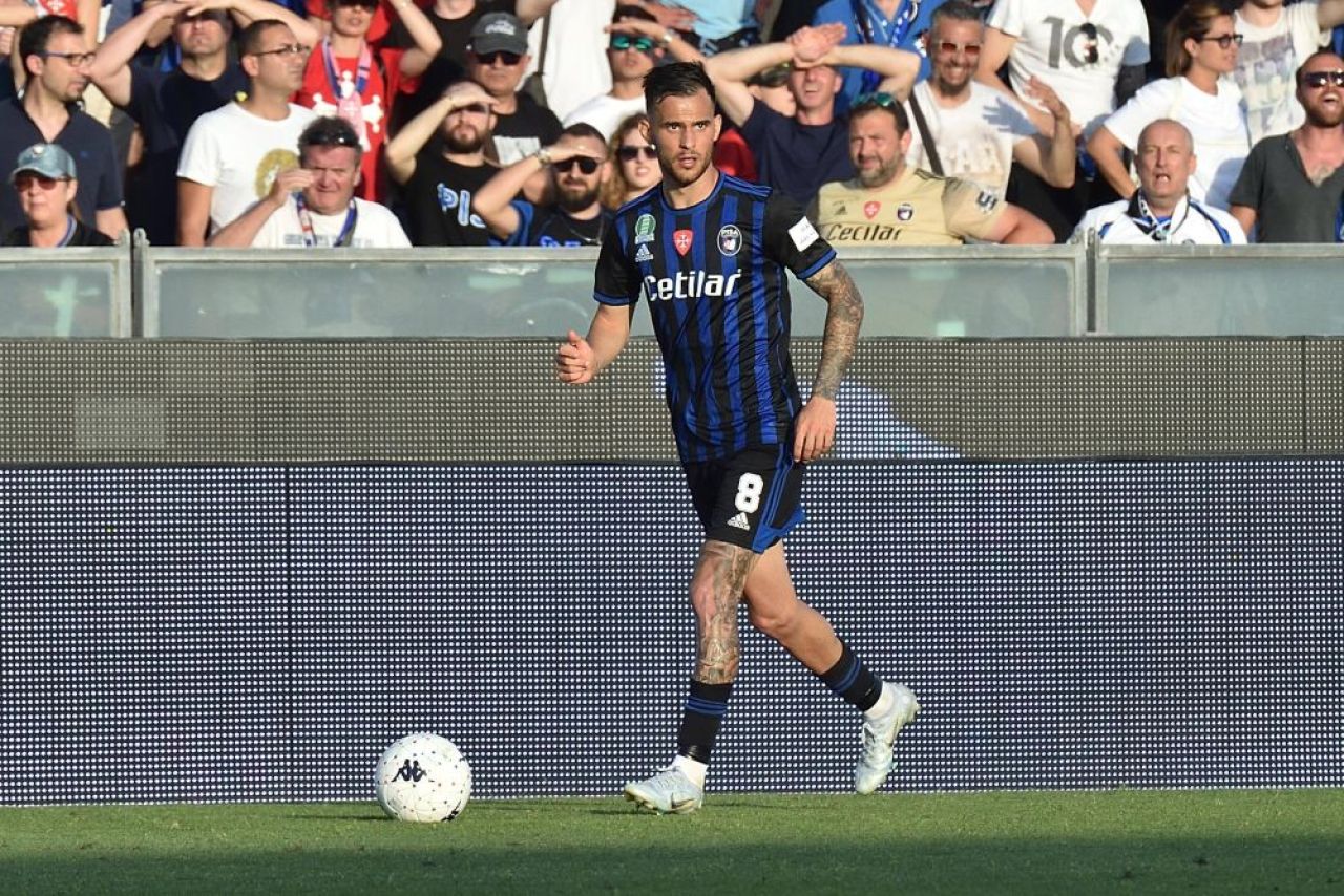 Mijlocașul de la națională, dorit de o echipă din Serie A! Probleme în negocierile cu clubul _1