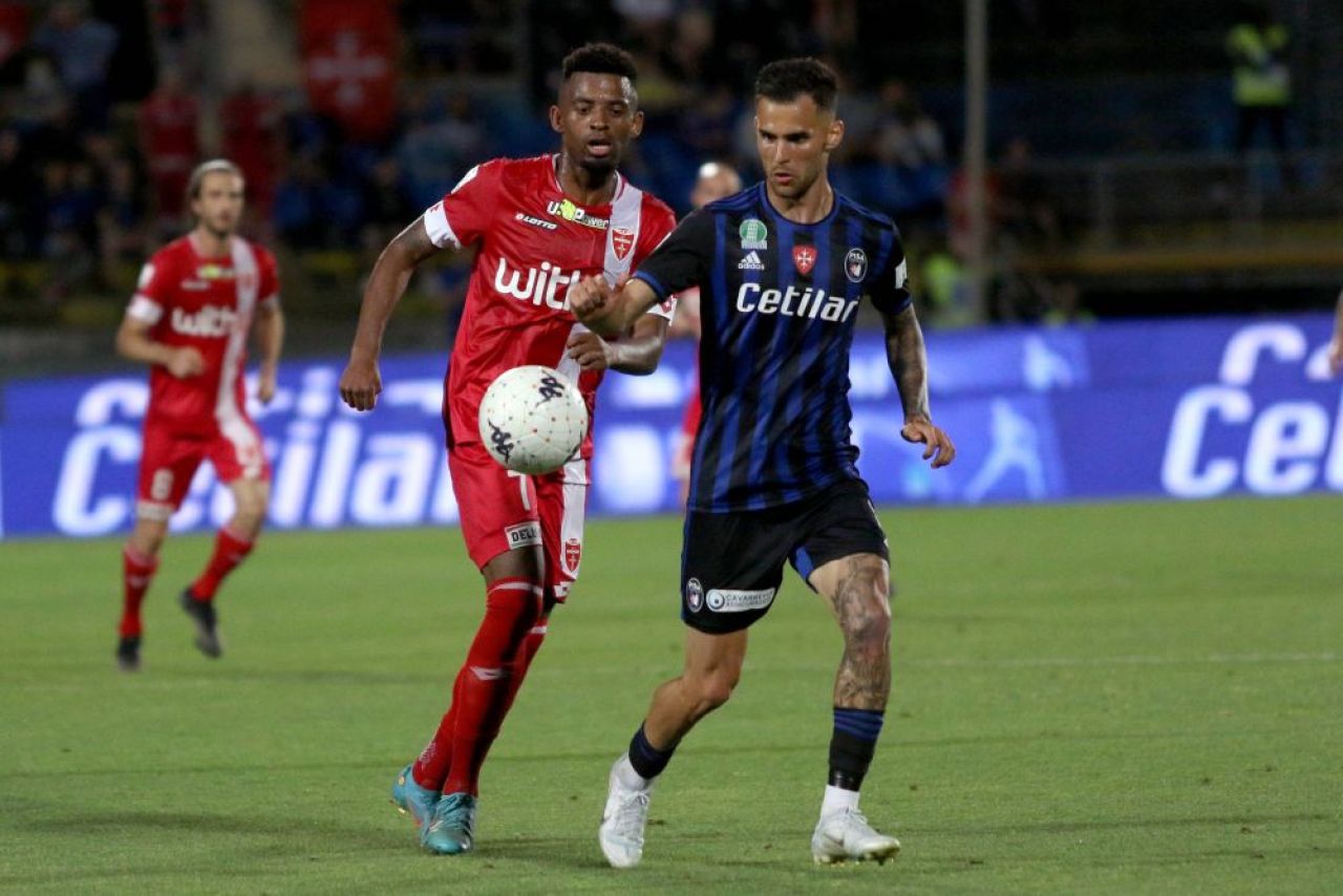 Mijlocașul de la națională, dorit de o echipă din Serie A! Probleme în negocierile cu clubul _10