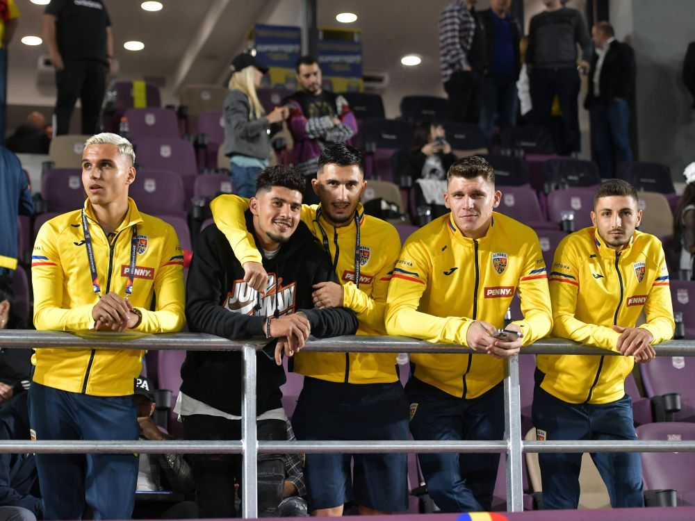 Florinel Coman n-a stat departe de stadion la România - Finlanda! S-a pozat cu rivalii din Liga 1_10
