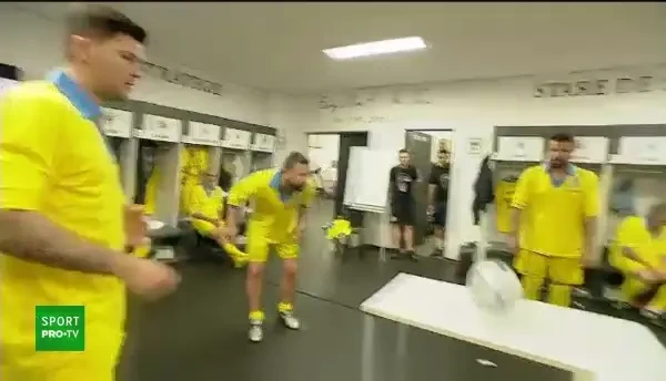 Atenție la ”Rege”! Marica a fost aproape să-l lovească pe Hagi la tenis de picior