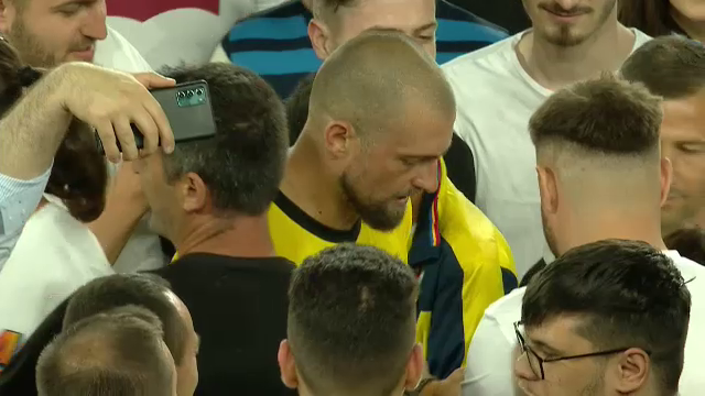 Dinamoviștii la Kiriță, rapidiștii la Săpunaru, toată lumea la Tamaș! Cei mai solicitați fotbaliști pentru poze la retragerea lui Mutu_5