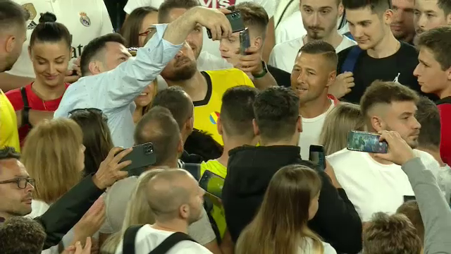 Dinamoviștii la Kiriță, rapidiștii la Săpunaru, toată lumea la Tamaș! Cei mai solicitați fotbaliști pentru poze la retragerea lui Mutu_7
