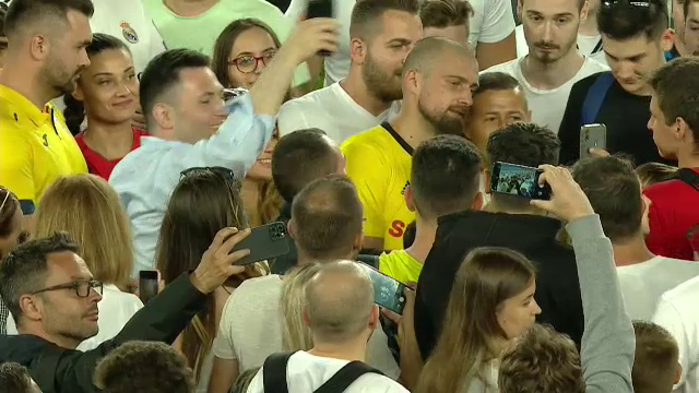 Dinamoviștii la Kiriță, rapidiștii la Săpunaru, toată lumea la Tamaș! Cei mai solicitați fotbaliști pentru poze la retragerea lui Mutu_8