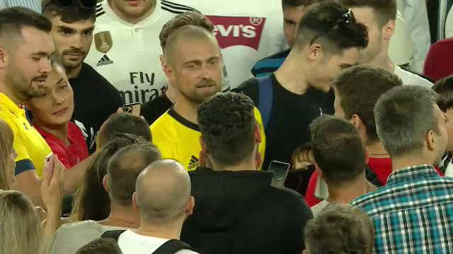 Dinamoviștii la Kiriță, rapidiștii la Săpunaru, toată lumea la Tamaș! Cei mai solicitați fotbaliști pentru poze la retragerea lui Mutu_11