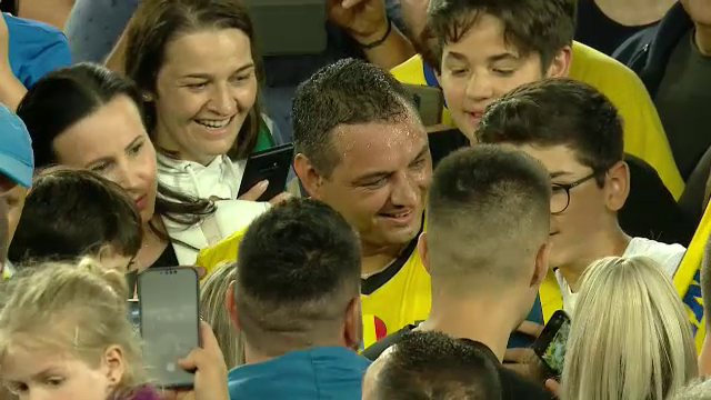 Dinamoviștii la Kiriță, rapidiștii la Săpunaru, toată lumea la Tamaș! Cei mai solicitați fotbaliști pentru poze la retragerea lui Mutu_15