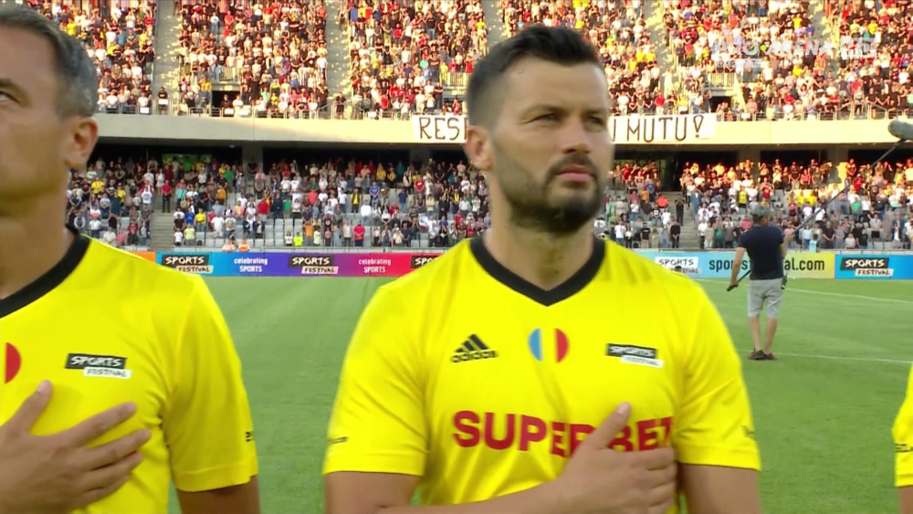 Commandante 10! Galatasaray a reacționat după evoluția spectaculoasă a lui Hagi în meciul de retragere al lui Mutu_6