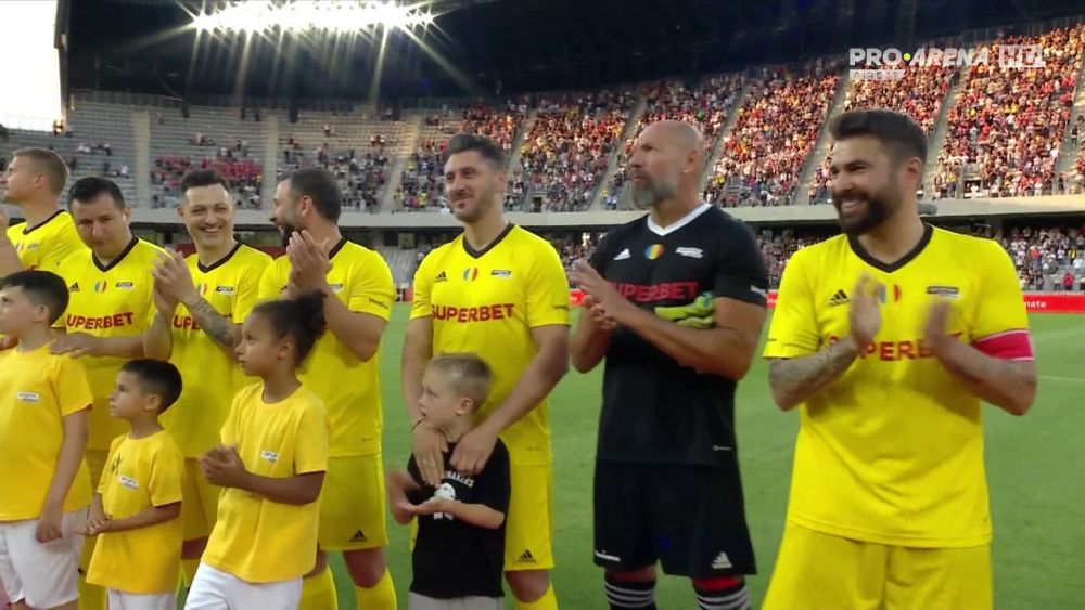 Commandante 10! Galatasaray a reacționat după evoluția spectaculoasă a lui Hagi în meciul de retragere al lui Mutu_7