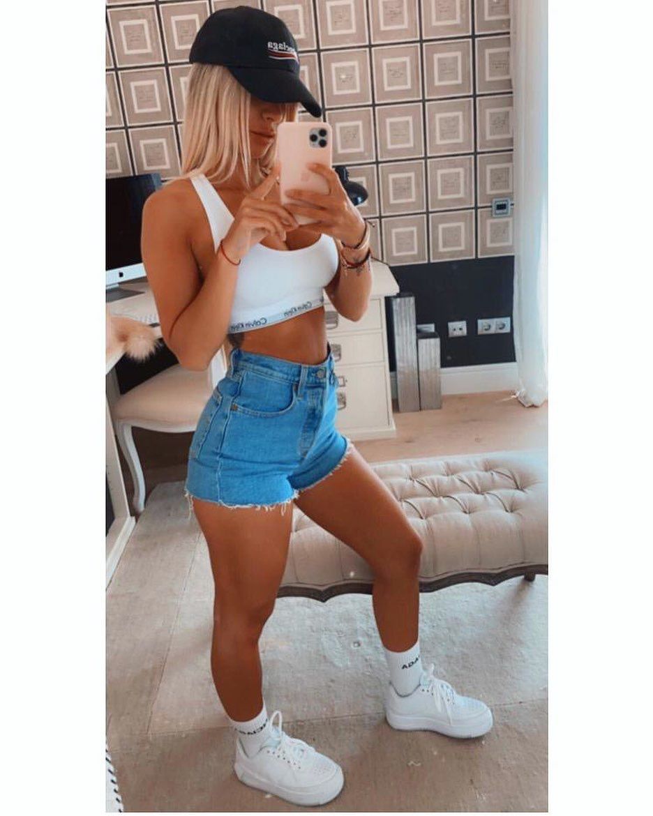 Cum arată femeia care l-a făcut tată pe jucătorul de 22 de ani pentru care Liverpool a plătit 100 de milioane de euro. E cu 9 ani mai în vârstă_18
