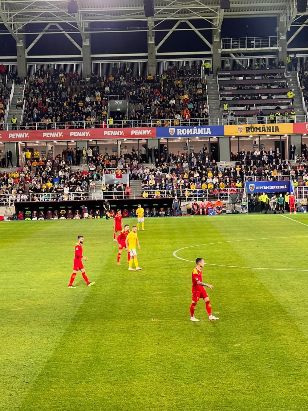 Ce nu s-a văzut la TV: Edi Iordănescu a cedat după ce Muntenegru a făcut 3-0. Decizia luată de selecționer_8