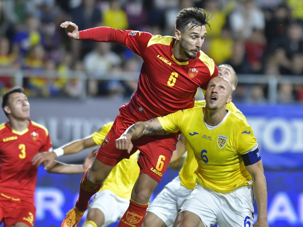 ”Retrage-te din fotbal, nu de la echipa națională. Păcălești fotbalul!”. Chiricheș și Maxim, desființați_10