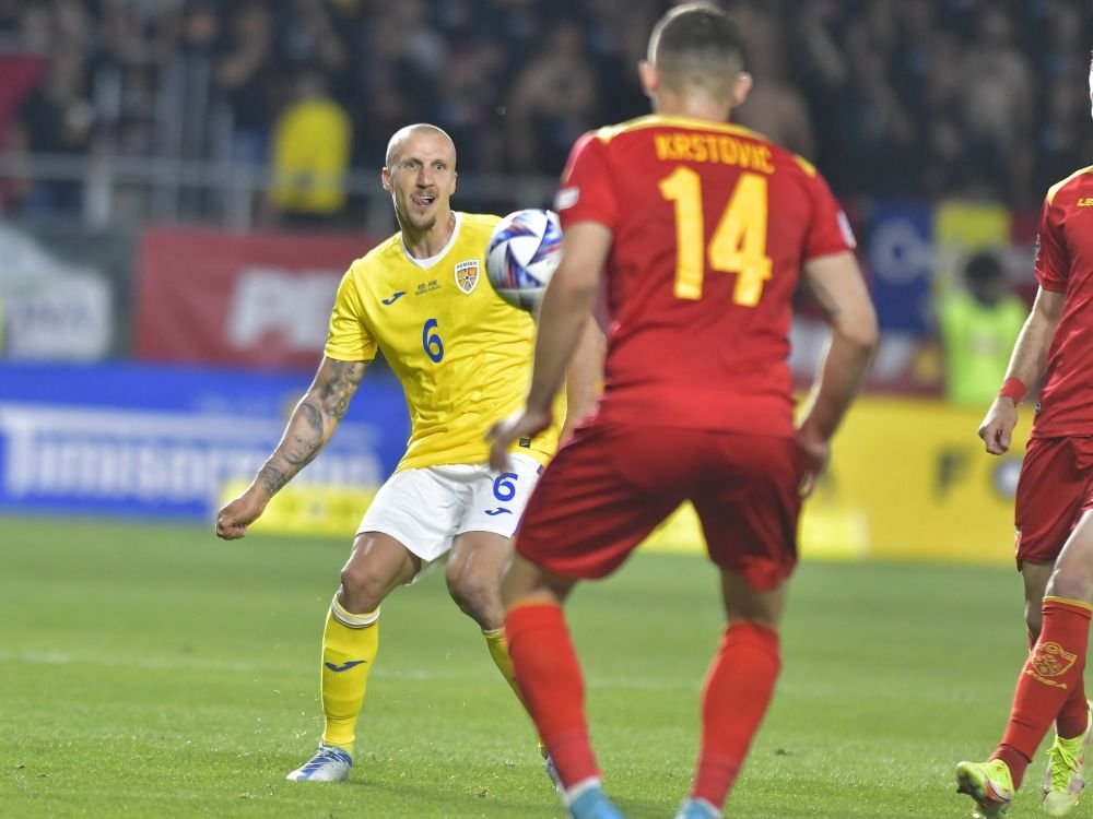 ”Retrage-te din fotbal, nu de la echipa națională. Păcălești fotbalul!”. Chiricheș și Maxim, desființați_13