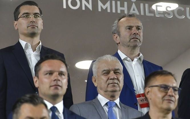 În afară de eșec, pe Porumboiu l-a revoltat și altceva la România - Muntenegru 0-3: „E un impostor! Are rânjet de securist!”_9