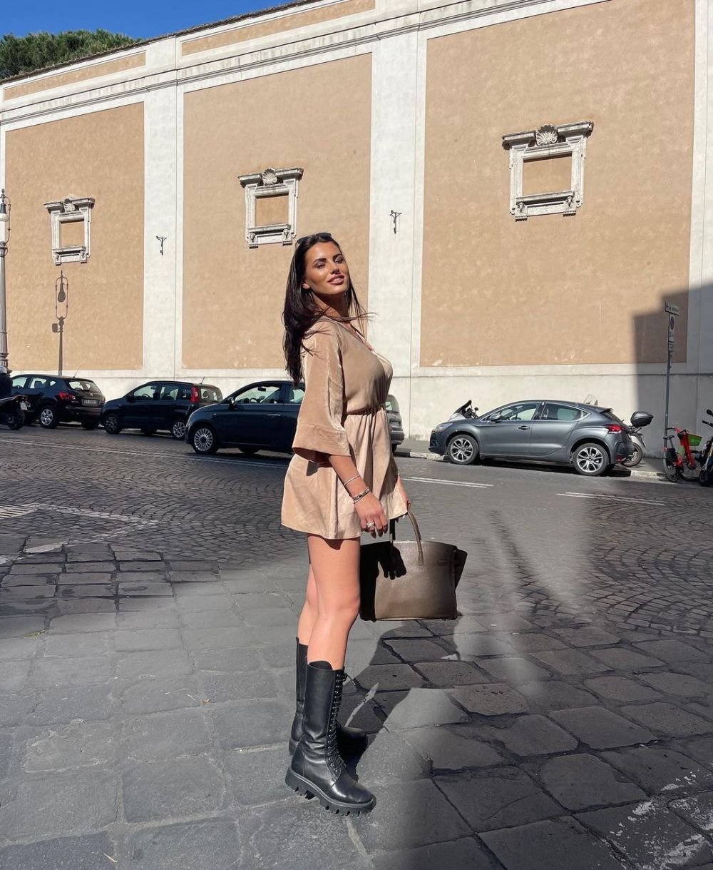 Miss Italia, presupusa iubită a lui Ionuț Radu, surprinsă pe yacht alături de un fotbalist de la Chelsea! Cu cine și-a petrecut vacanța 'Megan Fox de Italia'_66