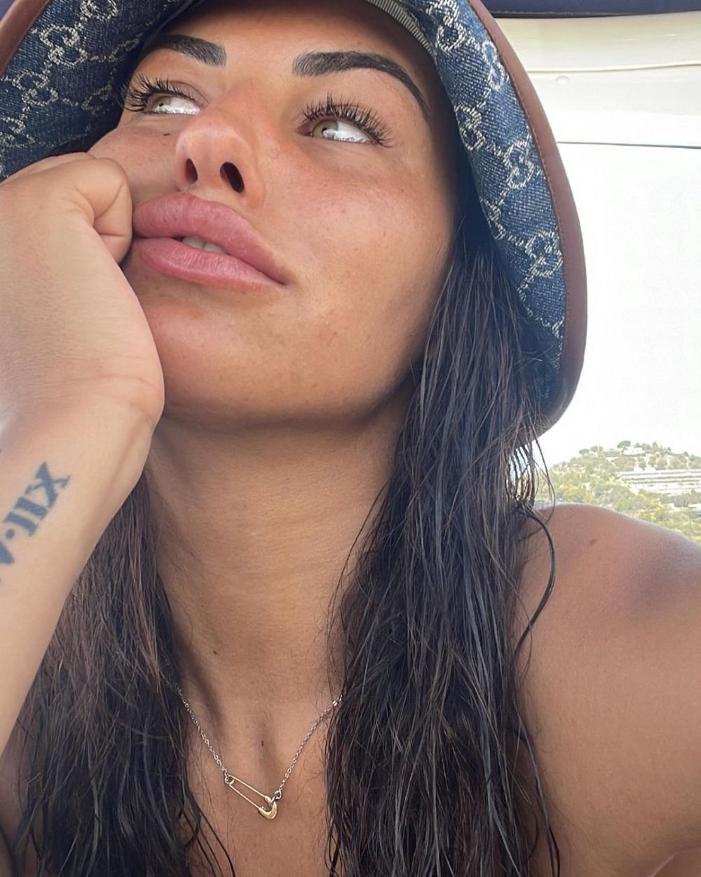 Miss Italia, presupusa iubită a lui Ionuț Radu, surprinsă pe yacht alături de un fotbalist de la Chelsea! Cu cine și-a petrecut vacanța 'Megan Fox de Italia'_76