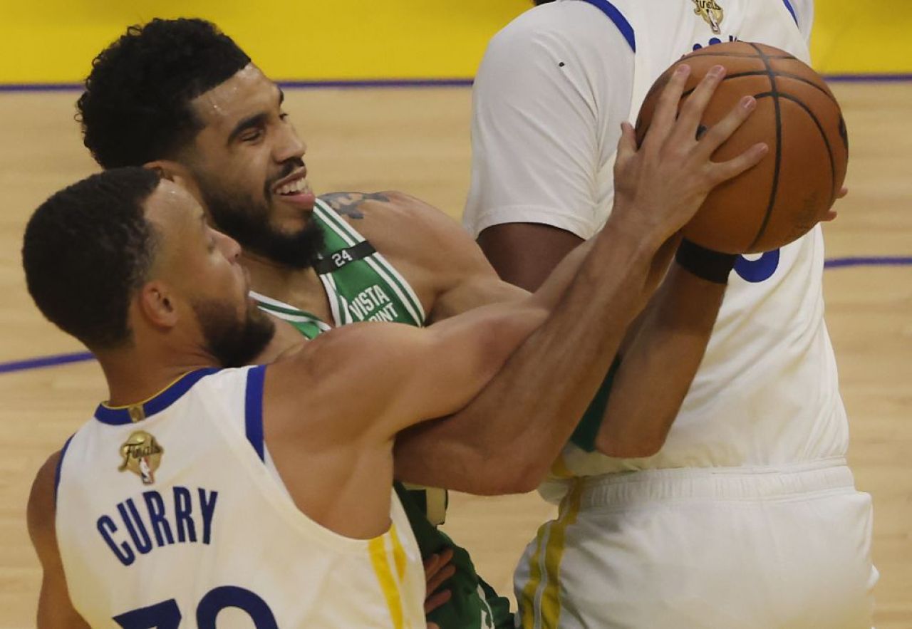 Golden State Warriors, 4 titluri în 8 sezoane! Curry, ales MVP pentru prima dată în carieră_1