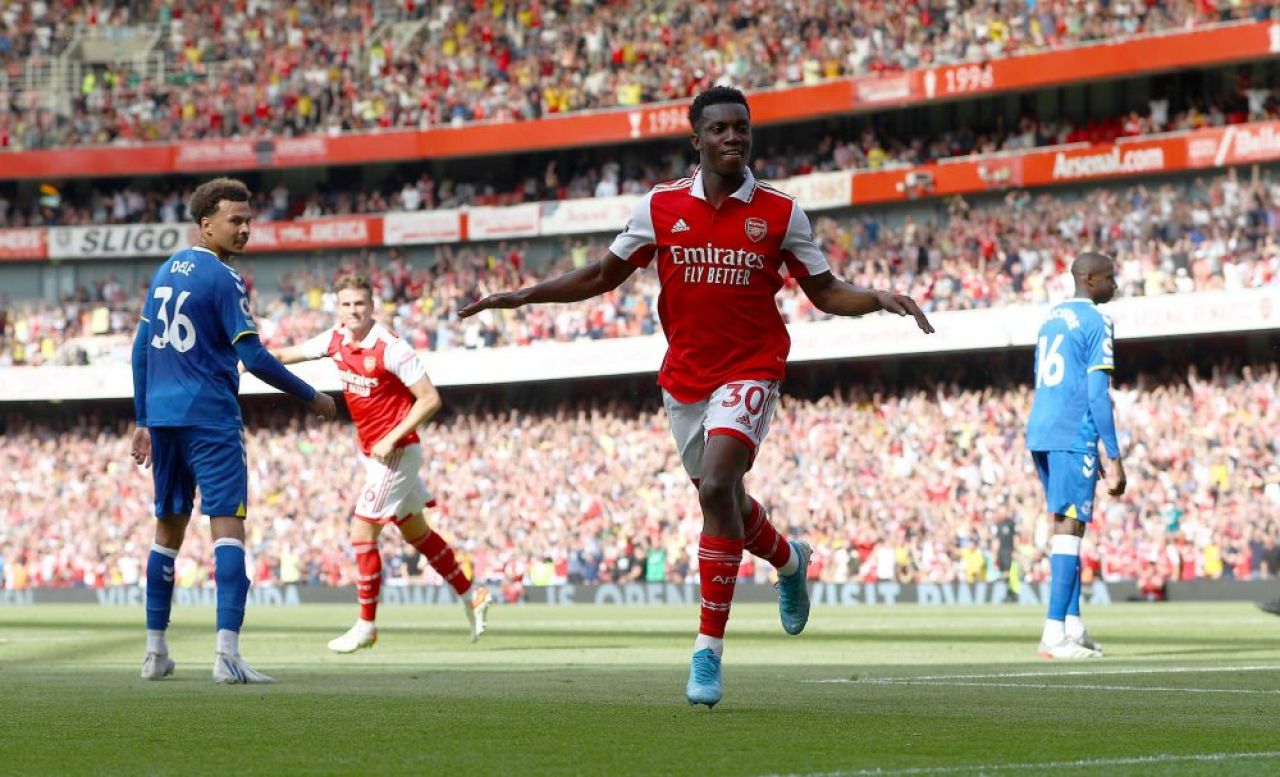 A semnat pe cinci sezoane cu Arsenal și va purta numărul legendarului Thierry Henry_3